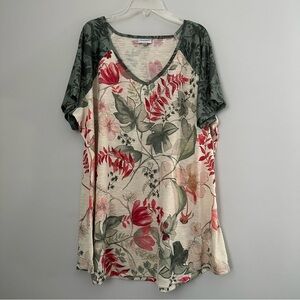 Avenue Floral Leaf Leafy Short Sleeve Top Blouse with some bedazzled bits